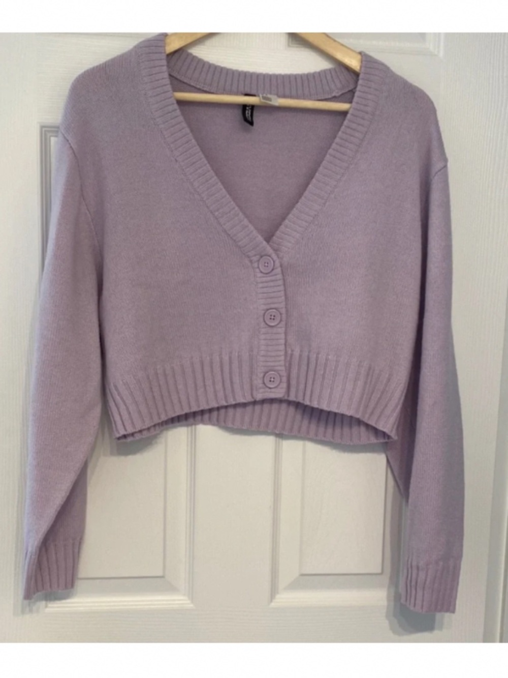 Lavender V-Neck Button-Up Cropped Women's Cardigan